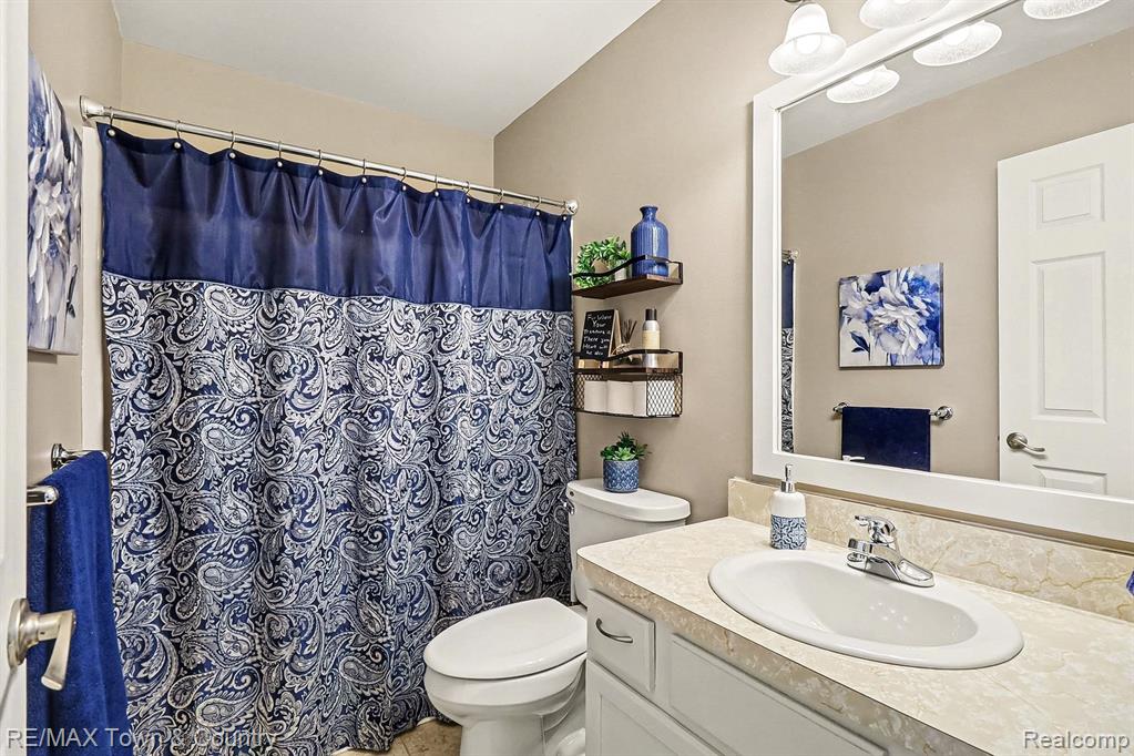 7241 Kings Way, Flushing, MI 48433 — Photo 20