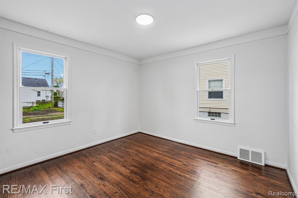547 Leroy Avenue, Clawson, MI — Photo 14