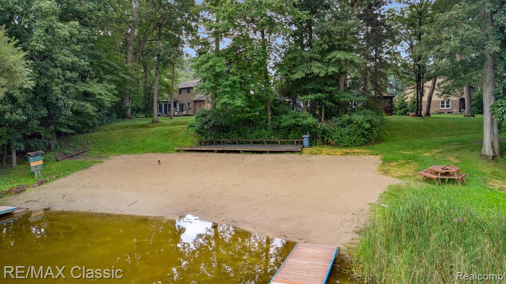 1561 Waters Edge Court, Wixom, MI 48393 — Photo 55
