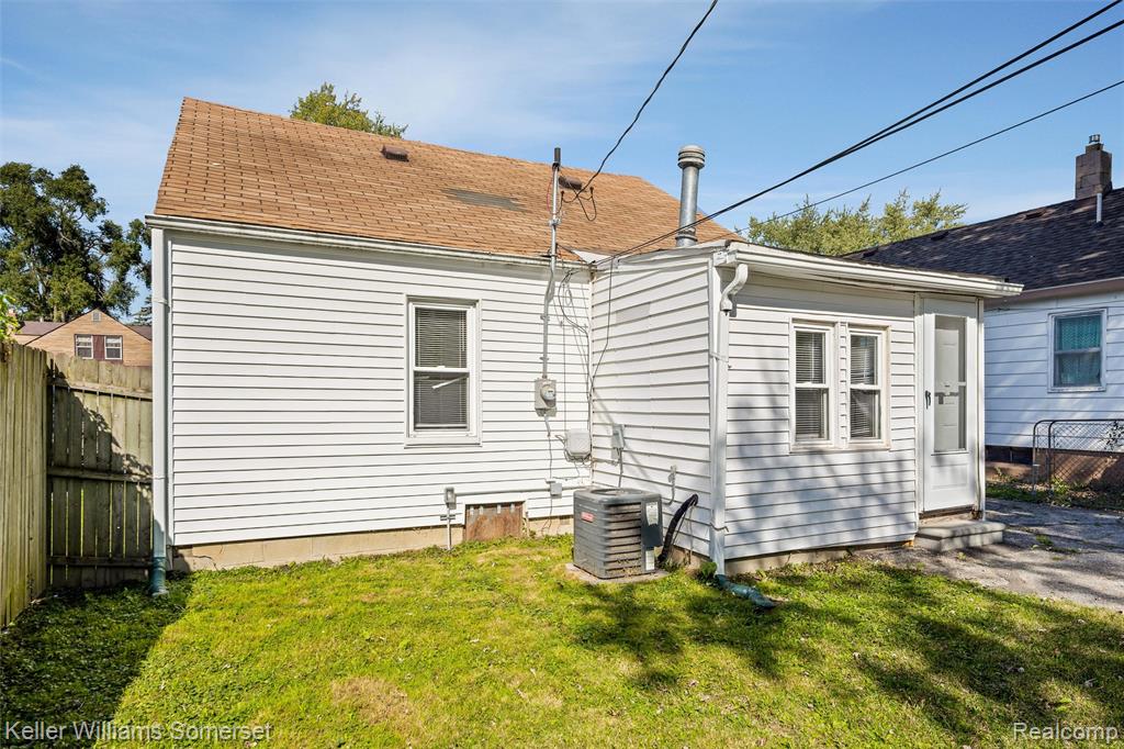 8082 Packard Avenue, Warren, MI 48089 — Photo 18