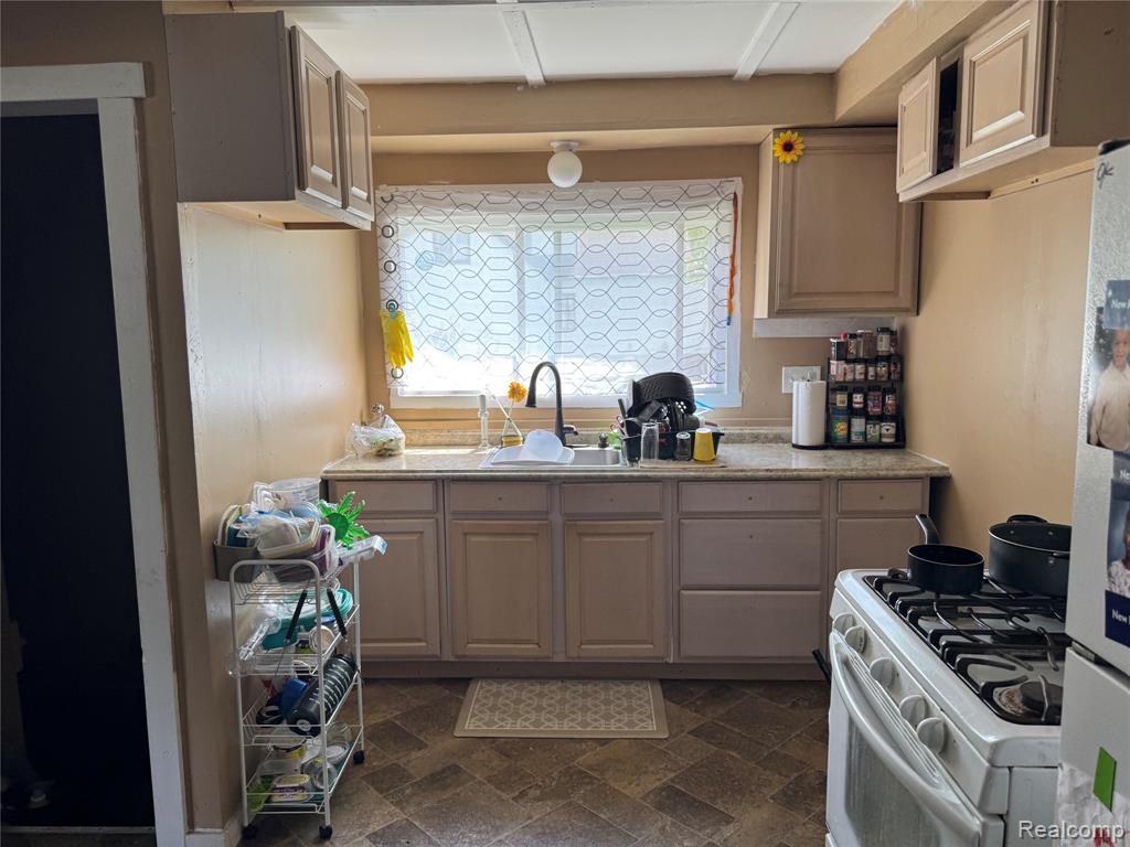 8103 Fielding Street, Detroit, MI 48228 — Photo 5