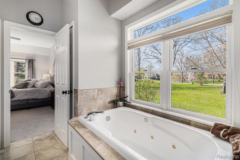 9080 MOONLIGHT BAY, Pinckney, MI 48169 — Photo 31