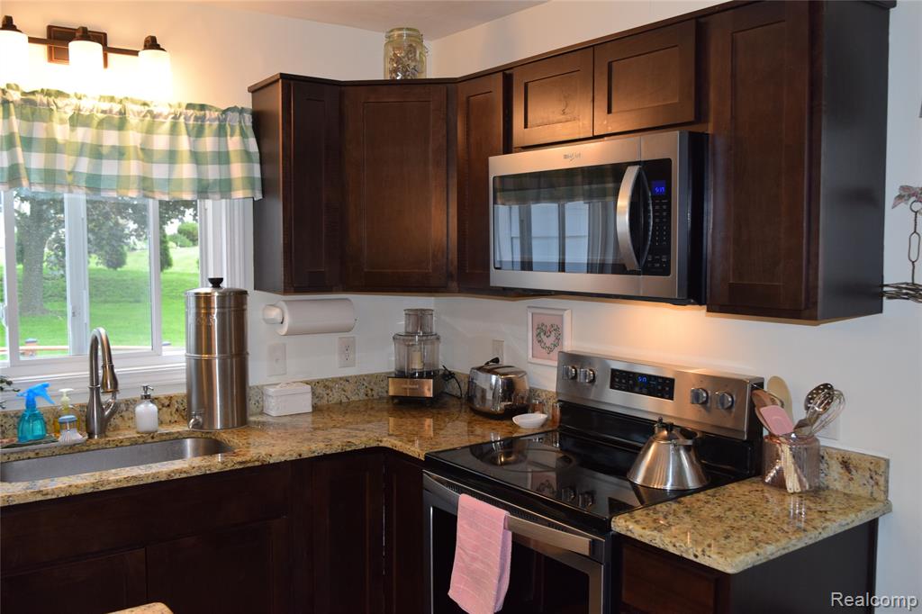 7448 Miller Road, Swartz Creek, MI 48473 — Photo 8