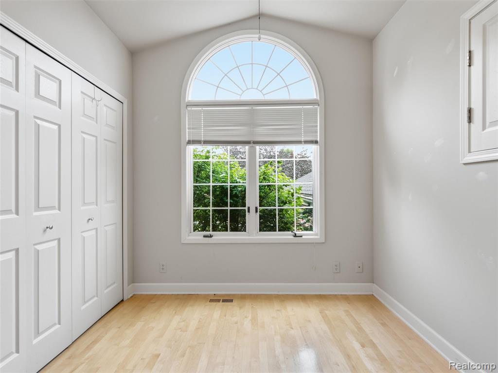 6346 Squire Lake Drive, Flushing, MI 48433 — Photo 12