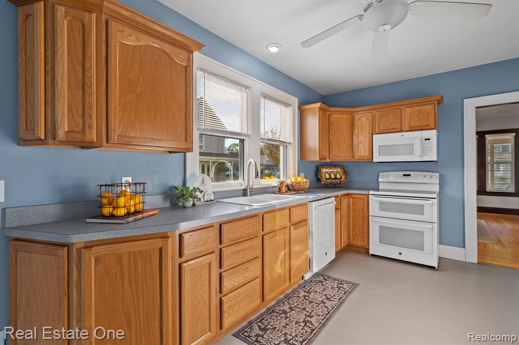 44 PARK Street, Oxford, MI 48371 — Photo 12
