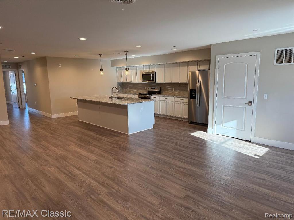 115 W Main Street, Brighton, MI 48116 — Photo 2