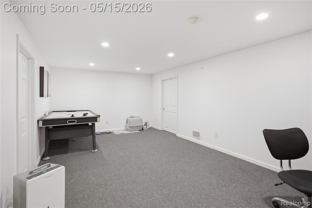 6432 Pinebrook Lane, Burton, MI 48509 — Photo 34