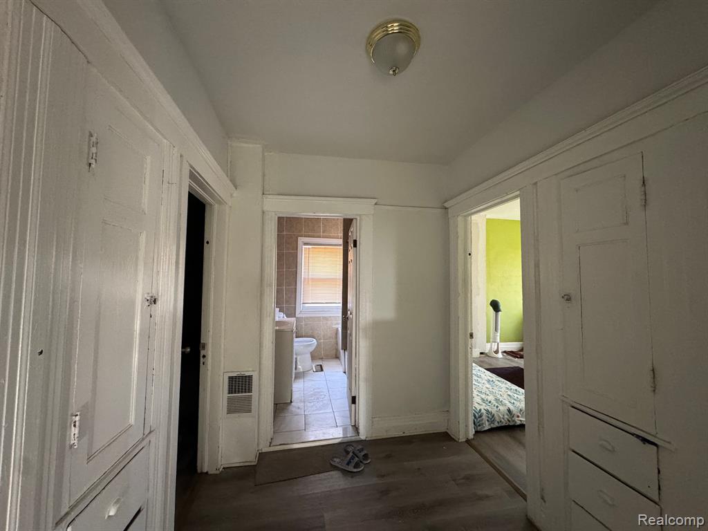 879 WEBB Street, Detroit, MI 48202 — Photo 16