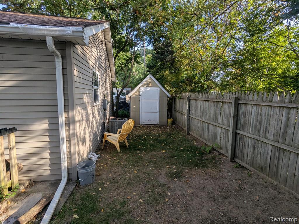 2305 Hester Court, Keego Harbor, MI 48320 — Photo 13
