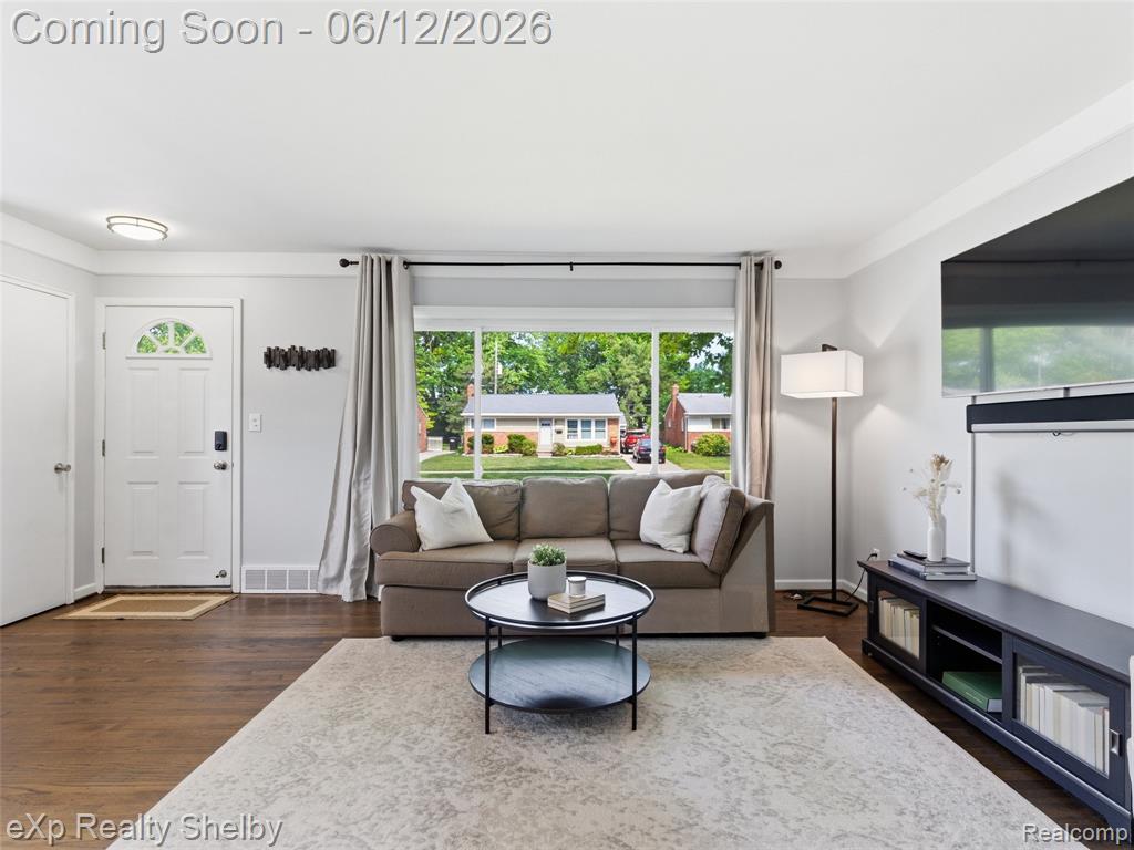 29451 Mark Avenue, Madison Heights, MI 48071 — Photo 4