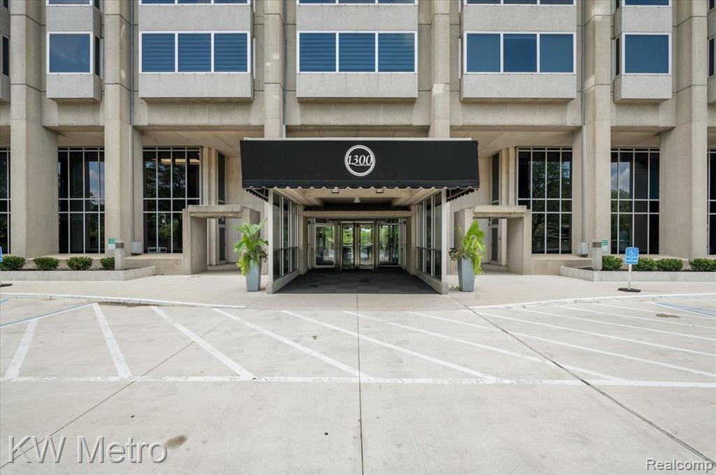 1300 E Lafayette Street, 1001, Detroit, MI 48207 — Photo 5