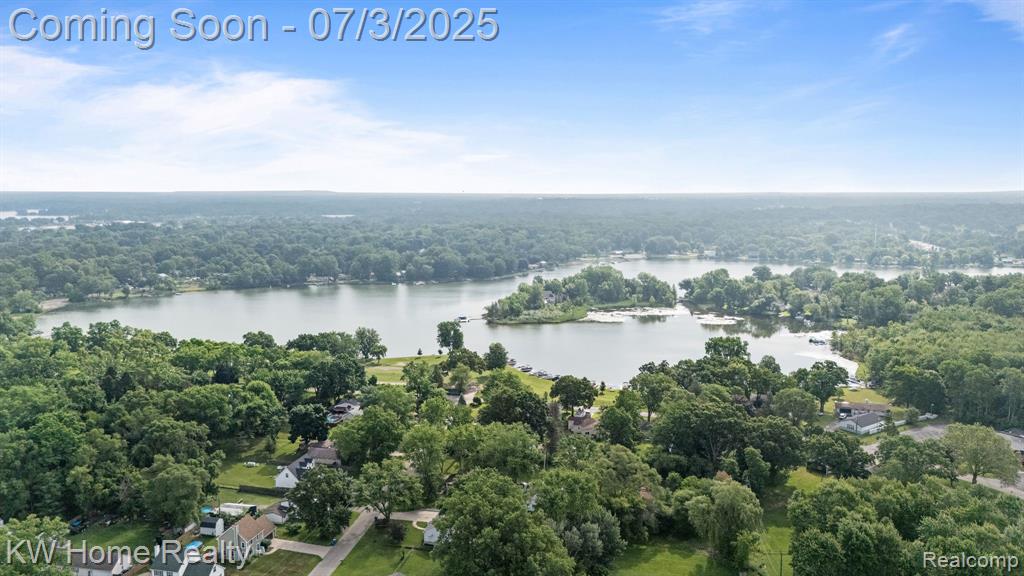 5575 Berkley Drive, Waterford, MI 48327 — Photo 29