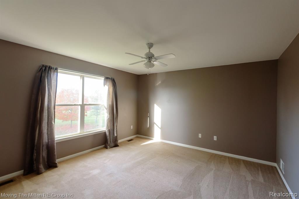 42990 N CUMBERLAND Drive, Van Buren, MI 48111 — Photo 18