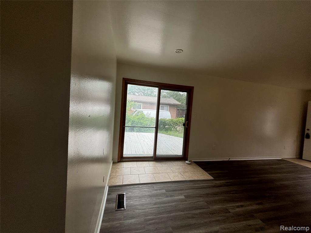 6335 Cordell Street, Romulus, MI 48174 — Photo 8