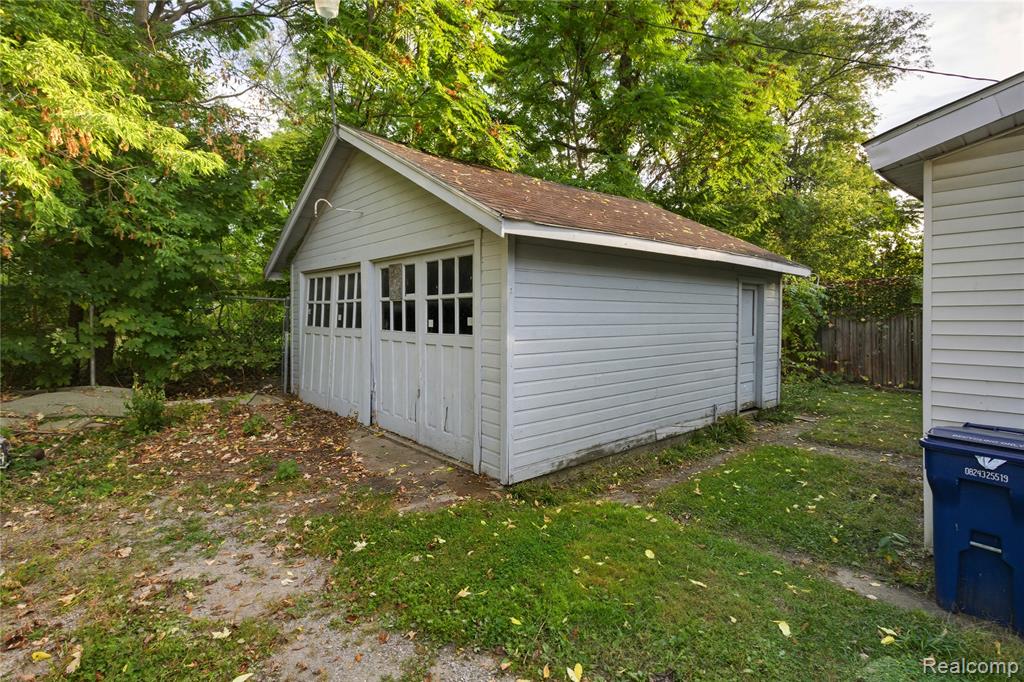 620 E 2ND Street, Flint, MI 48503 — Photo 3