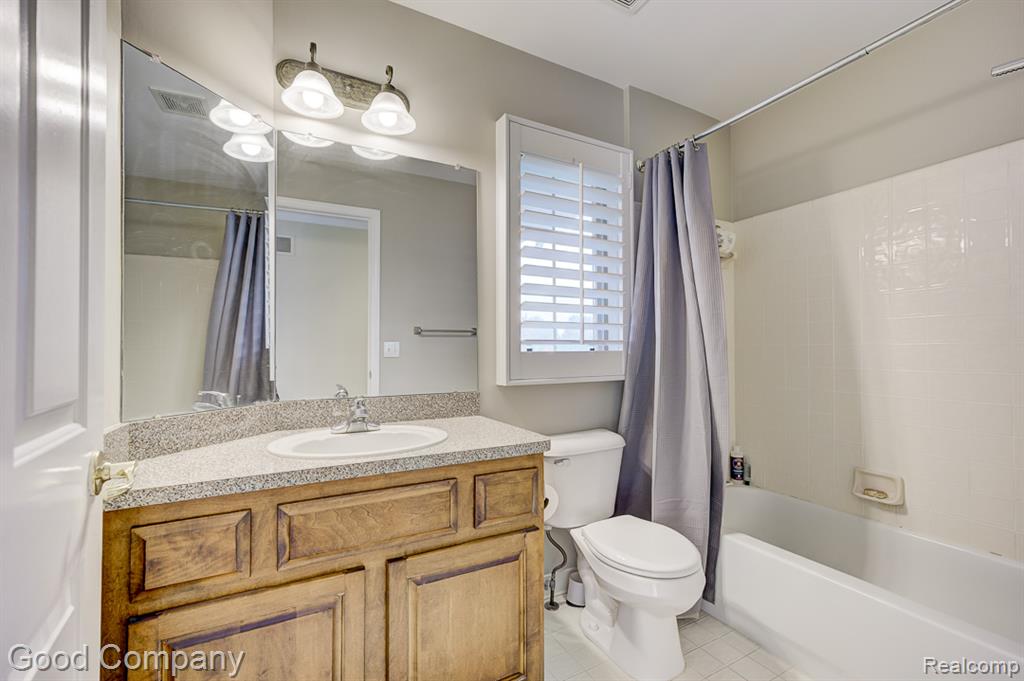 54683 Four Seasons Drive, Shelby Twp, MI 48316 — Photo 40