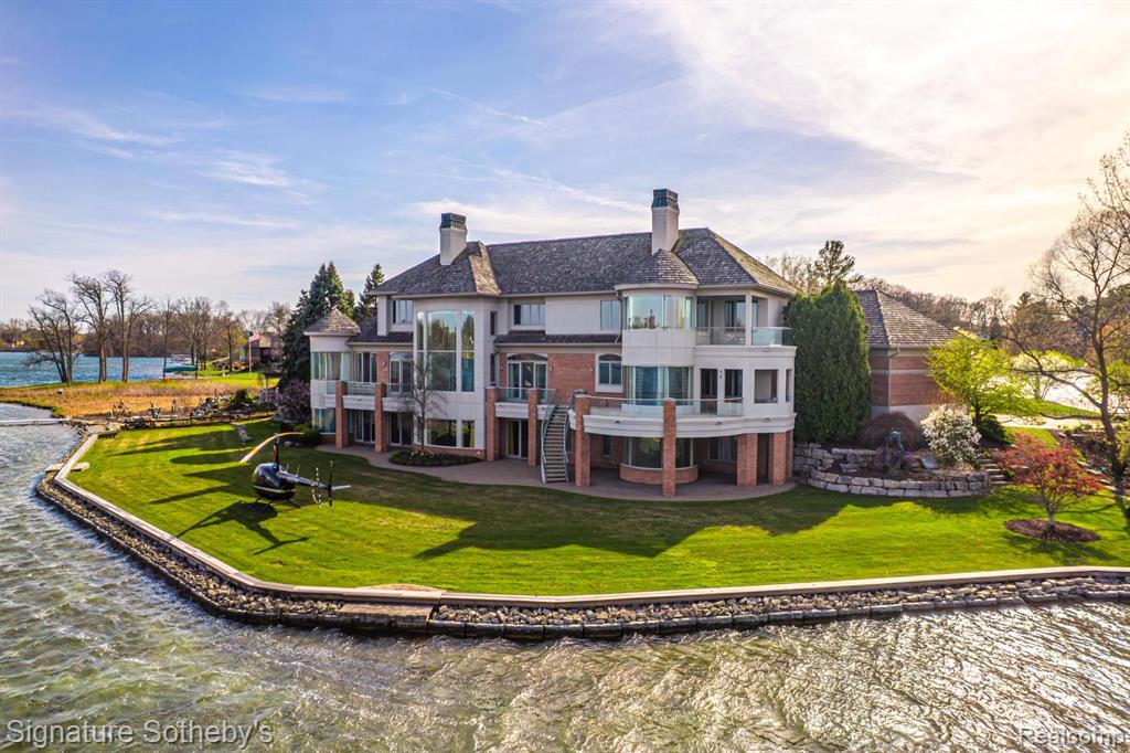 82 CHATEAUX DU LAC, Fenton, MI 48430 — Photo 56