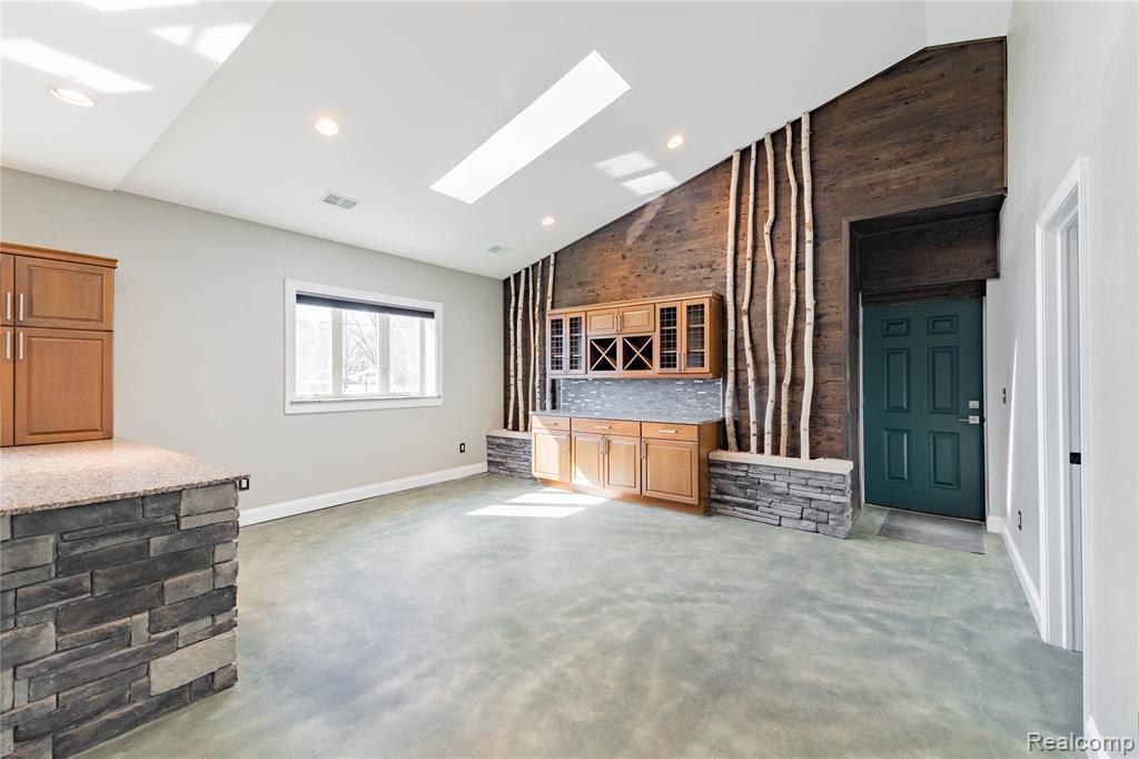 21527 Parke Lane, Grosse Ile, MI 48138 — Photo 11