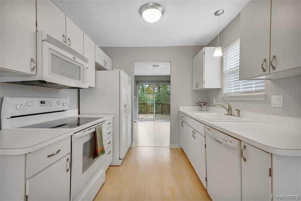 41306 CORNELL Drive, Novi, MI — Photo 10