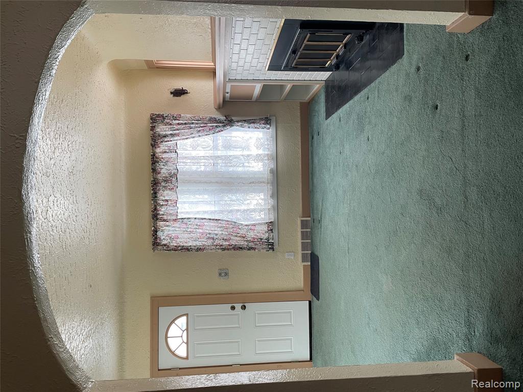 4266 Linda Court, Waterford, MI 48329 — Photo 8