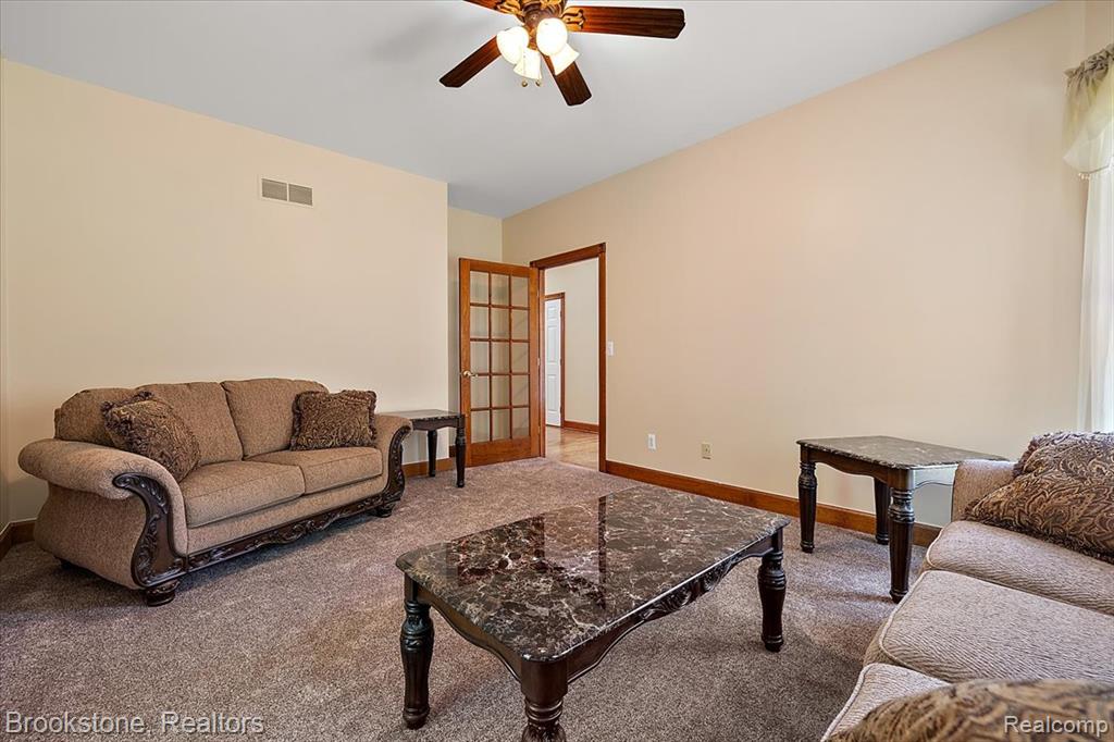 55520 Katie, New Hudson, MI 48165 — Photo 17