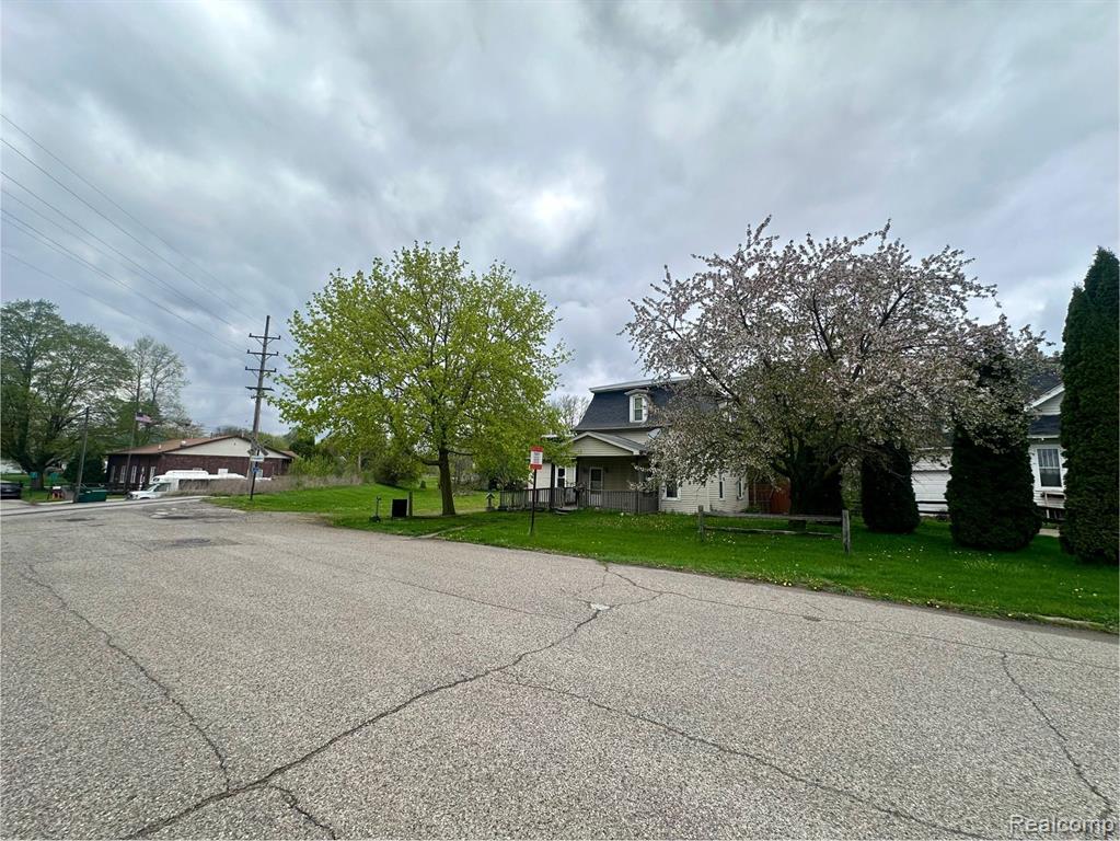 1 1ST Street, Yale, MI 48097 — Photo 39