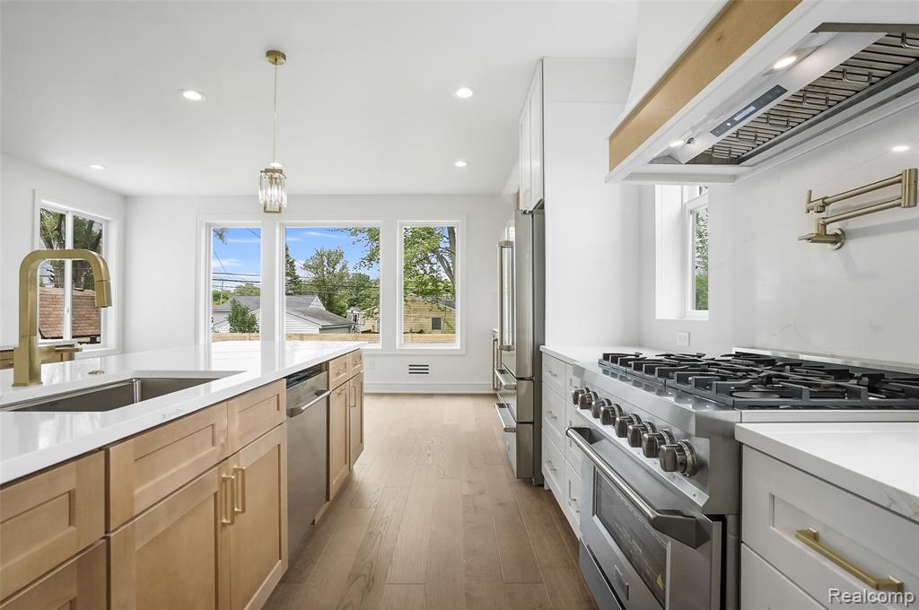 4112 ELMHURST Avenue, Royal Oak, MI 48073 — Photo 20