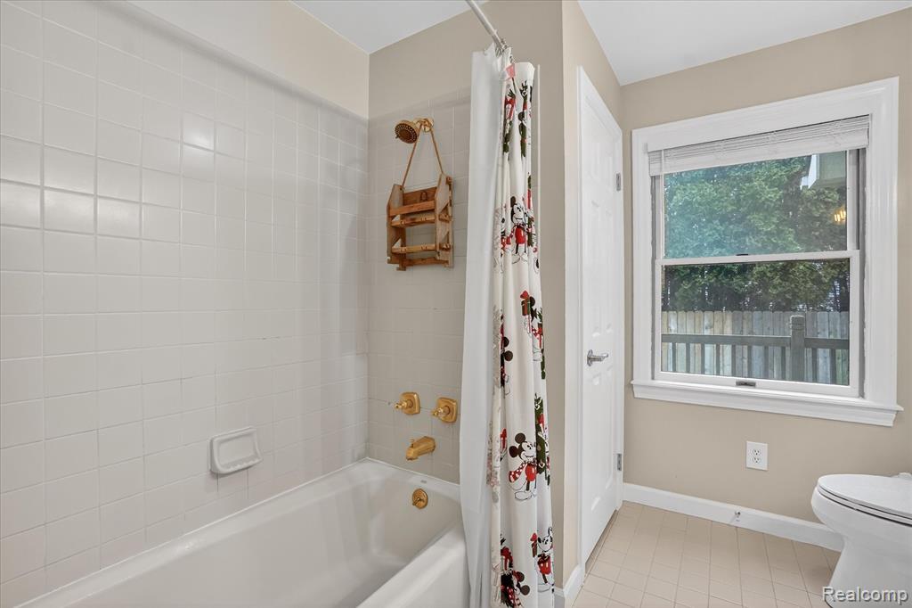 5214 Bloss Drive, Swartz Creek, MI 48473 — Photo 13