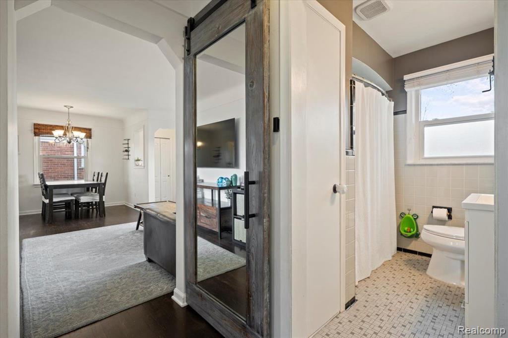524 E LA SALLE Avenue, Royal Oak, MI 48073 — Photo 22