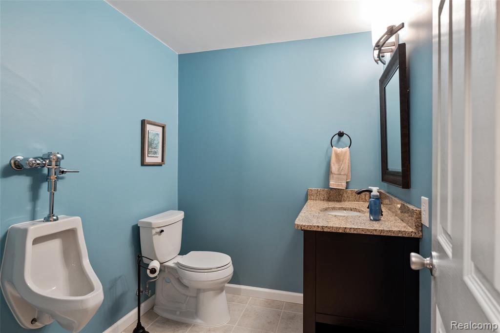 14109 Berryknoll Drive, Utica, MI 48315 — Photo 38