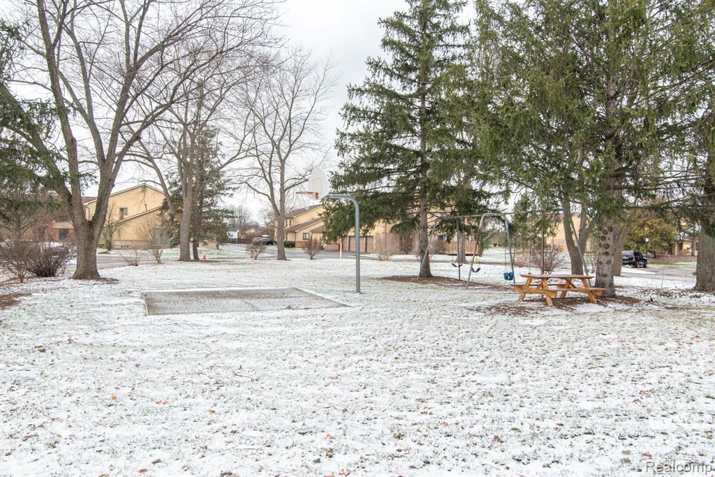 41696 BEDFORD Drive, Canton, MI 48187 — Photo 25