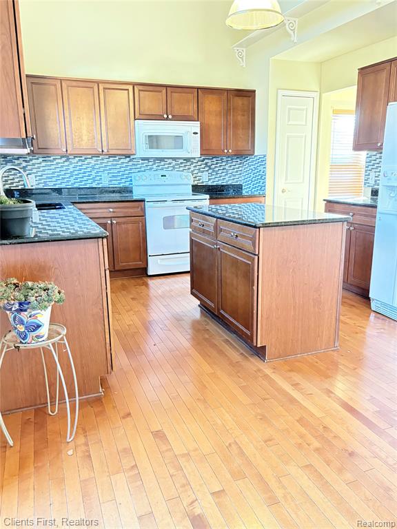 5965 Rolling Ridge Drive, Trenton, MI 48183 — Photo 20