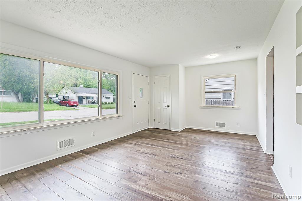 449 Burton Court, Ypsilanti, MI 48197 — Photo 24