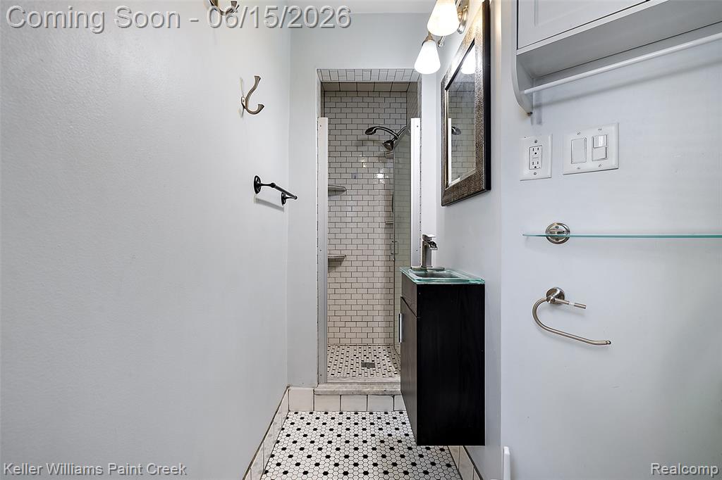 608 E Windemere Avenue, Royal Oak, MI 48073 — Photo 24