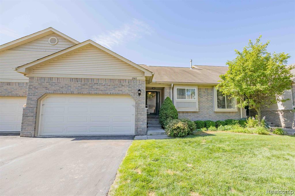 17415 N LUCILLE Circle, New Boston, MI 48164 — Photo 2