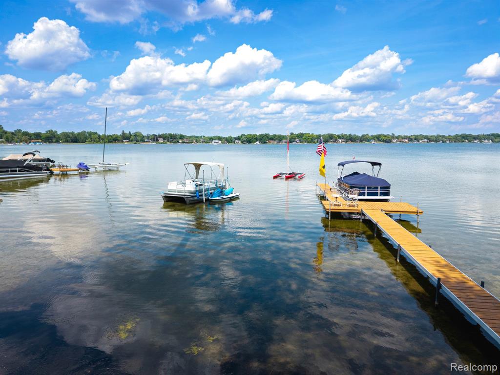 775 Lyle Drive, Waterford, MI 48327 — Photo 8