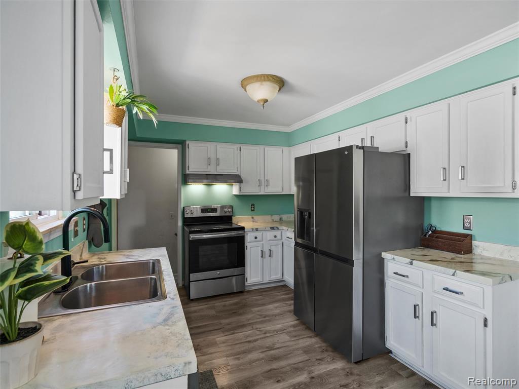 47080 Greenview Road, Shelby Twp, MI 48317 — Photo 10