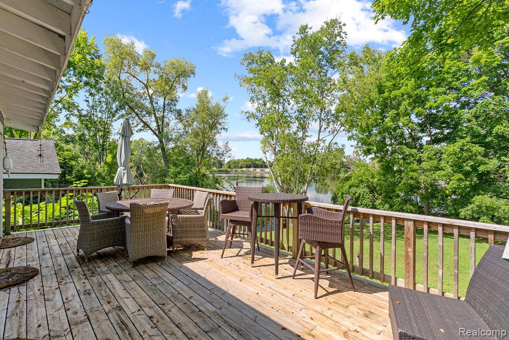 411 E Maple Street, Holly, MI 48442 — Photo 40