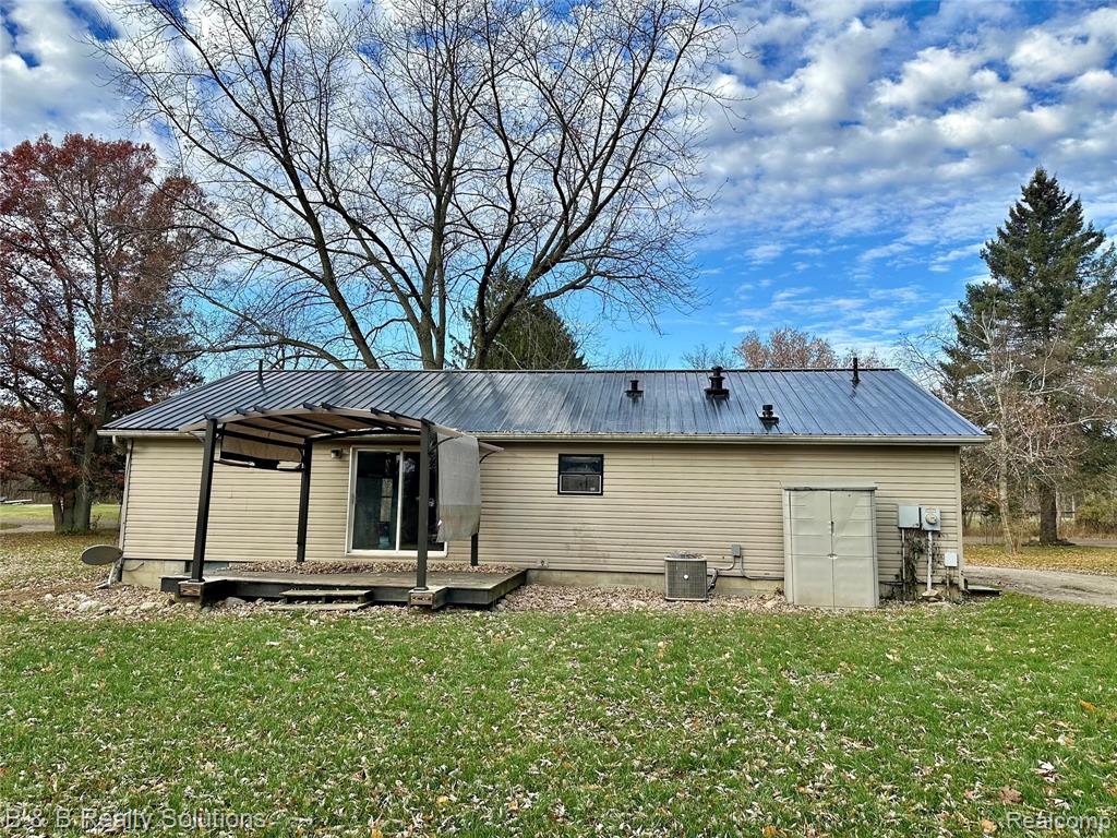 6692 JONES Road, North Branch, MI 48461 — Photo 32