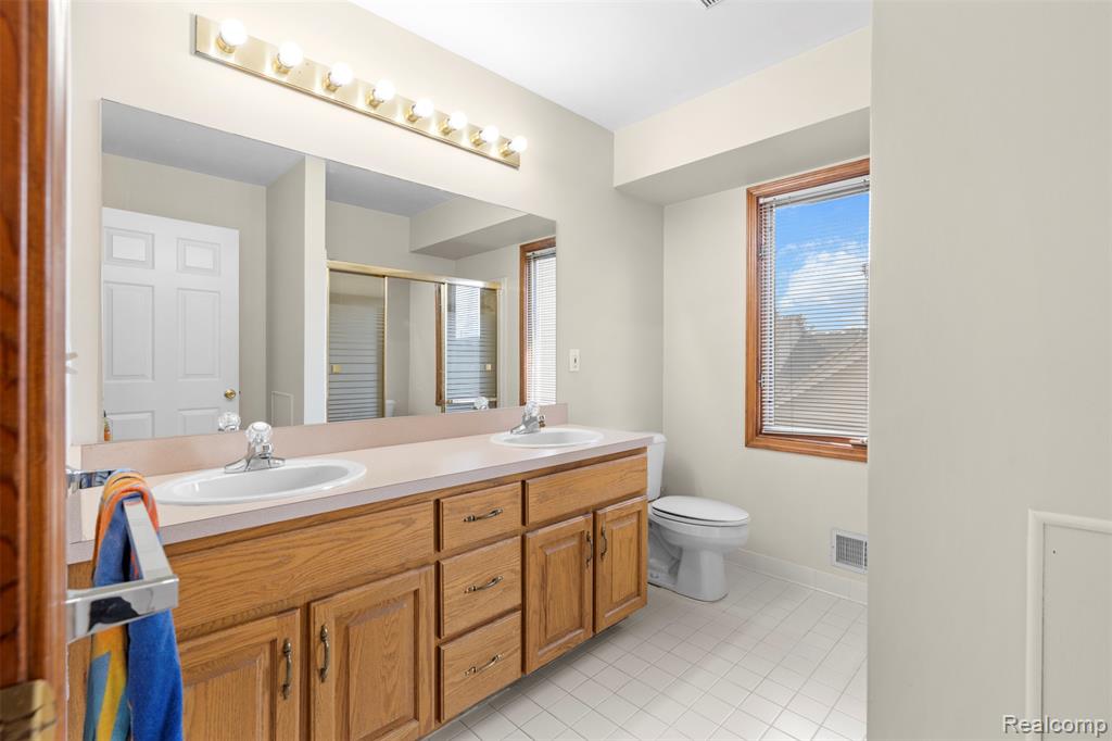 47668 Whippoorwill Drive, Macomb, MI 48044 — Photo 33