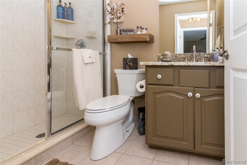 3166 W Beach Lake Drive, Milford, MI, 48380