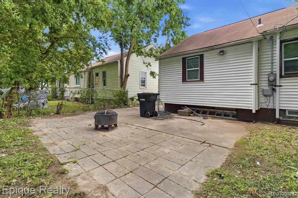 8240 Fielding Street, Detroit, MI 48228 — Photo 16