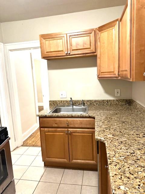 526 E 11 Mile Road, Royal Oak, MI 48067 — Photo 2
