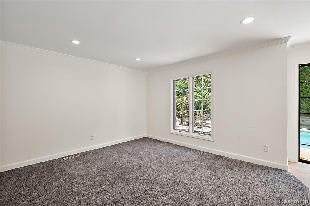 5353 W Bloomfield Lake Road, West Bloomfield, MI 48323 — Photo 28