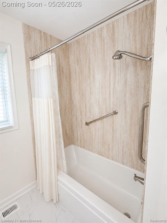 6292 Kings Pointe Circle, Grand Blanc, MI 48439 — Photo 18