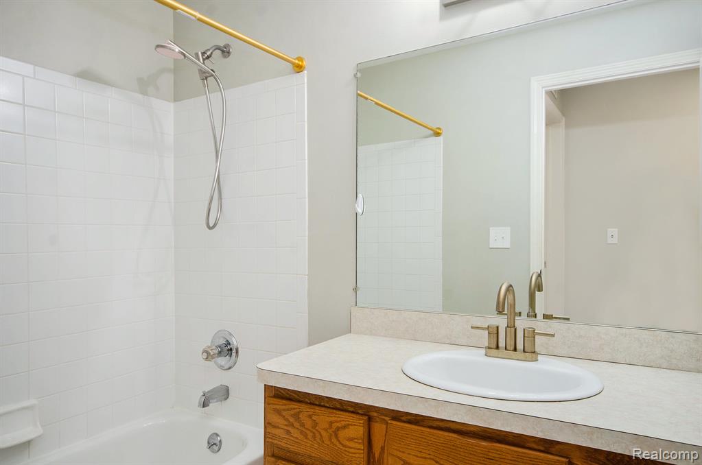 42735 Richmond Drive, Sterling Heights, MI 48313 — Photo 14