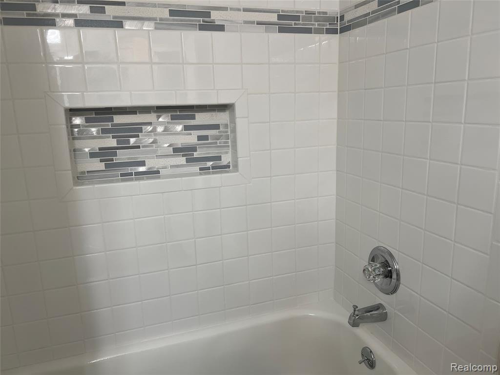 1861 N Arbor Way Drive, 26, Canton, MI 48188 — Photo 16