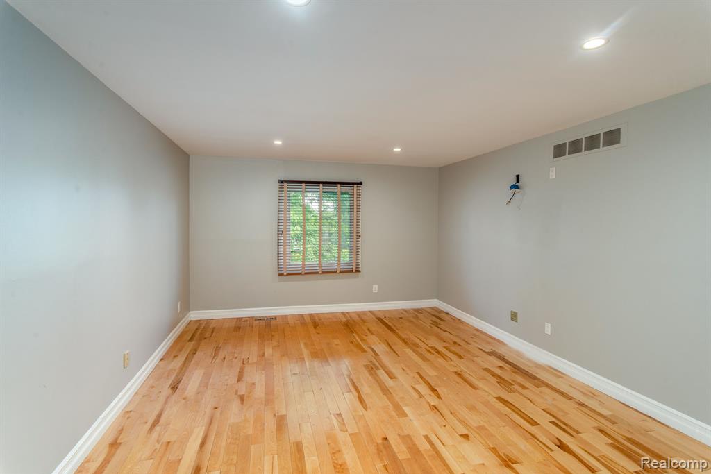 6598 MAPLE LAKES Drive, West Bloomfield, MI — Photo 15