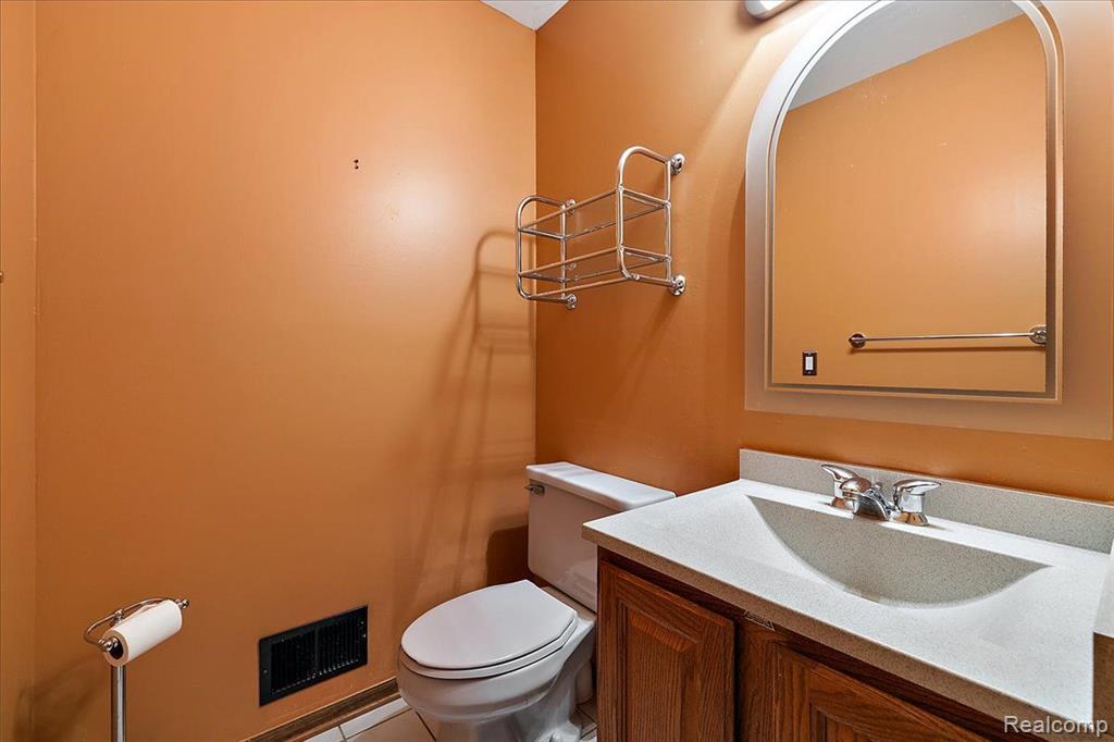 7322 MACEDAY LAKE Road, Waterford, MI 48329 — Photo 20