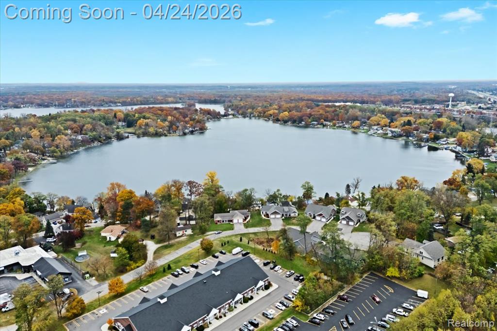 5860 Scenic Bluff Drive, Brighton, MI 48116 — Photo 27